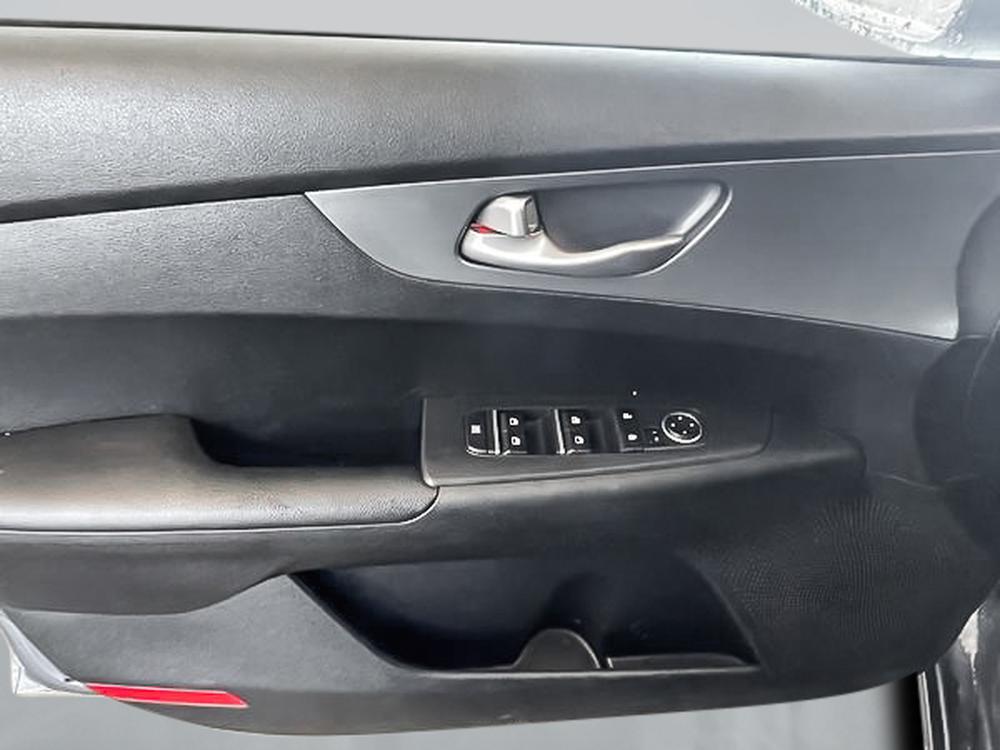 Kia Forte LX 2020 d&rsquo;occasion à vendre - 13