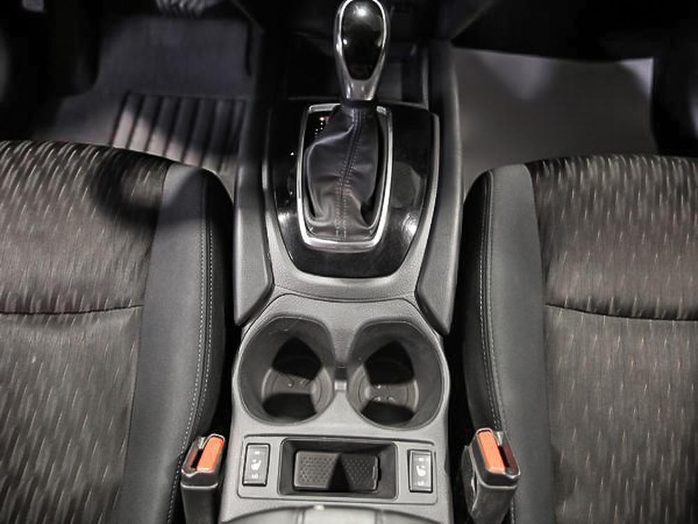 Nissan Rogue SV 2018 d&rsquo;occasion à vendre - 28