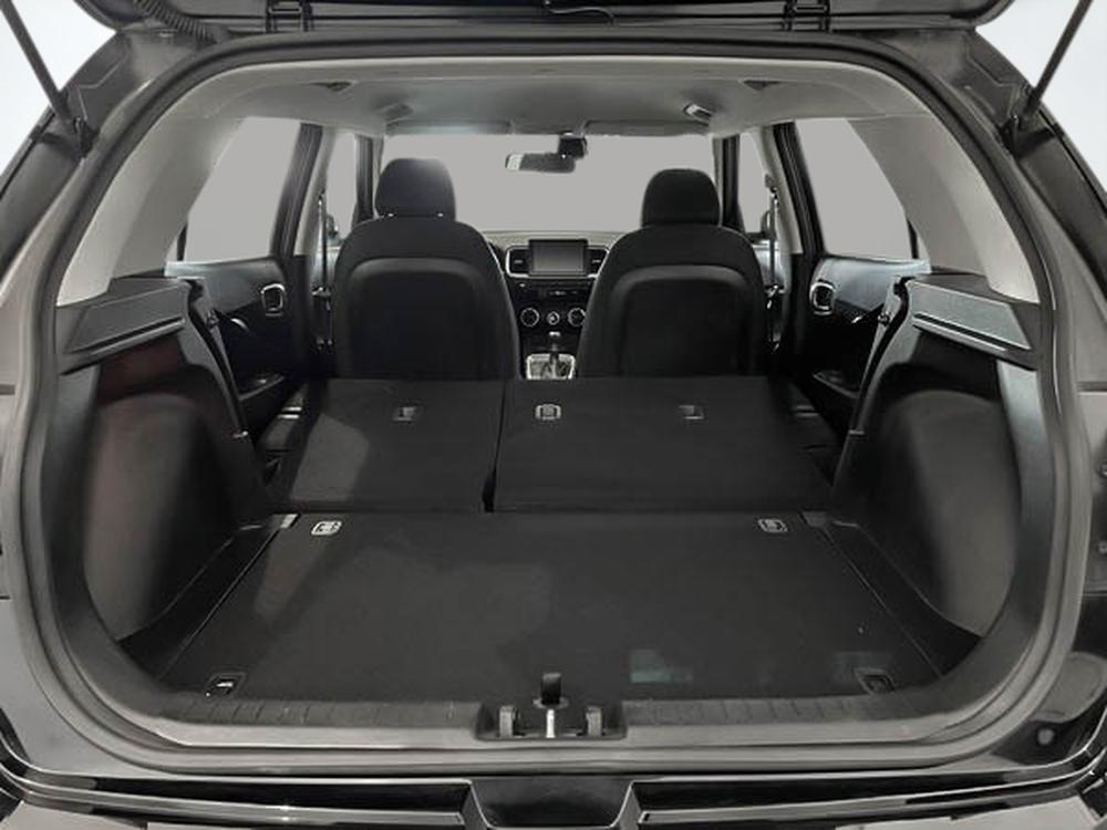 Hyundai Venue Essential 2024 d&rsquo;occasion à vendre - 28