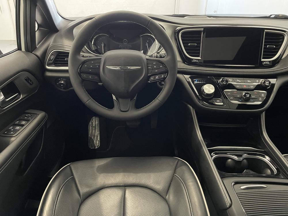 Chrysler Pacifica Hybrid Select / 7 passagers 2024 d&rsquo;occasion à vendre - 11