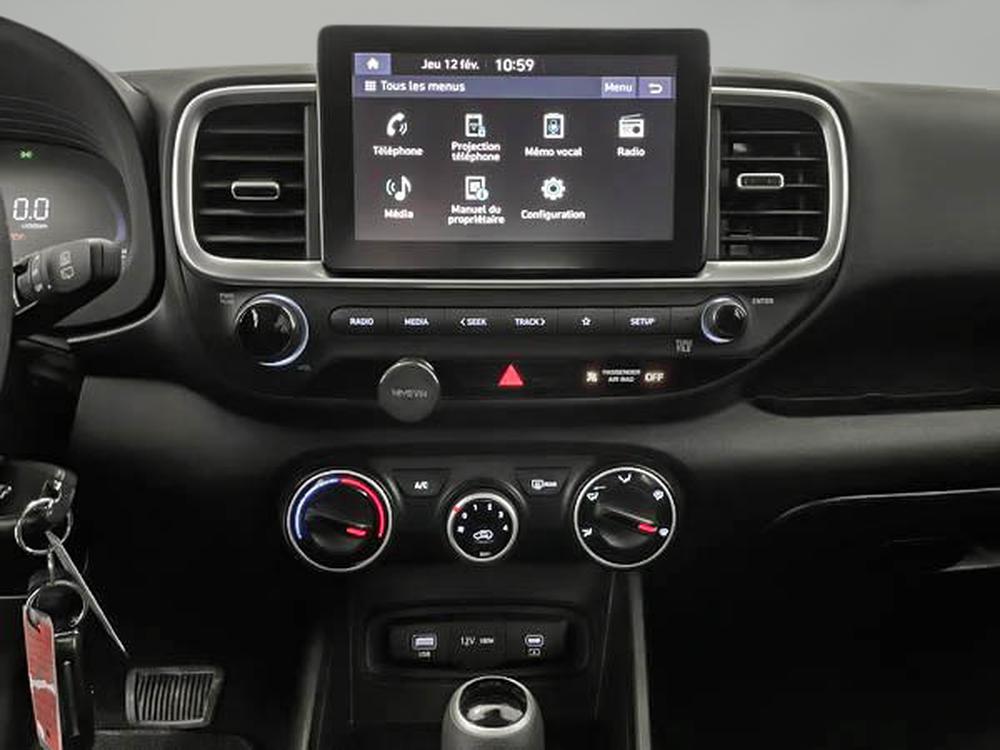 Hyundai Venue Essential 2024 d&rsquo;occasion à vendre - 18