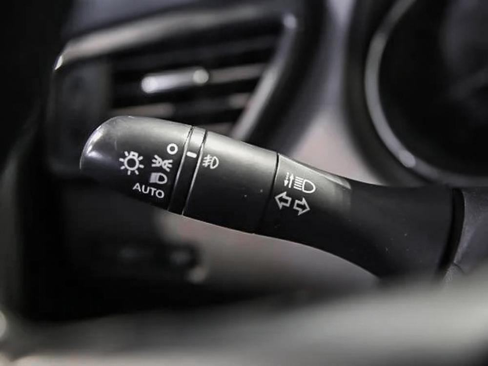 Nissan Rogue SV 2018 d&rsquo;occasion à vendre - 21