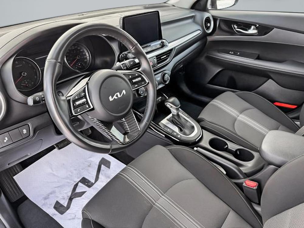 Kia Forte EX 2024 d&rsquo;occasion à vendre - 13