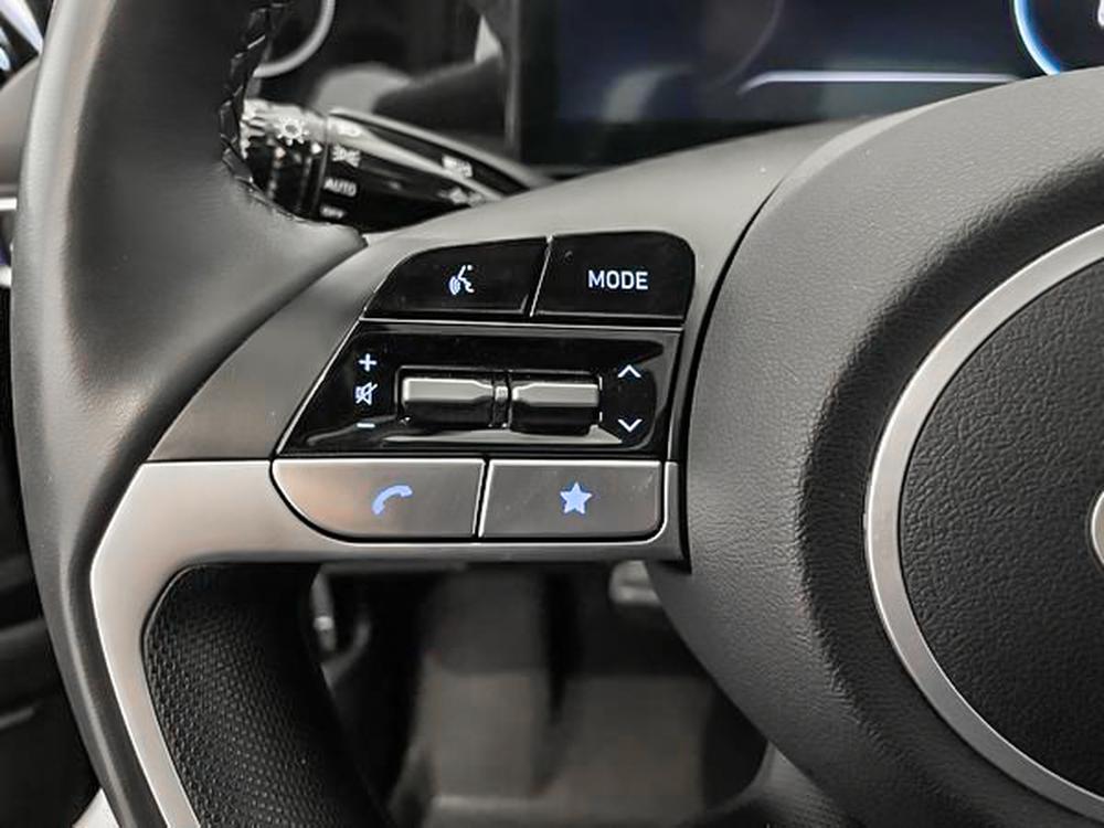 Hyundai Elantra Luxury 2024 d&rsquo;occasion à vendre - 16