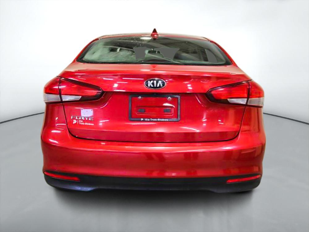 Kia Forte 2018 Rouge usage à vendre Kia Forte 2018 Rouge usage à vendre
