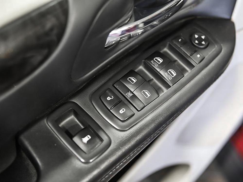 Dodge Grand Caravan 2017 Rouge usage à vendre Dodge Grand Caravan 2017 Rouge usage à vendre