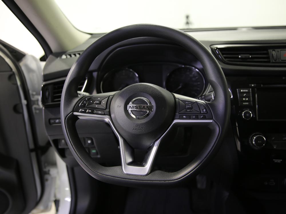 Nissan Rogue SV 2019 d&rsquo;occasion à vendre - 17
