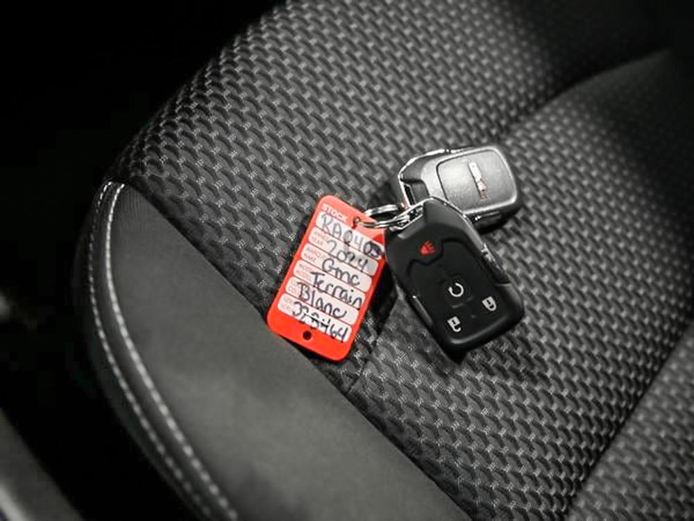 GMC Terrain 2024 Blanc usage à vendre GMC Terrain 2024 Blanc usage à vendre