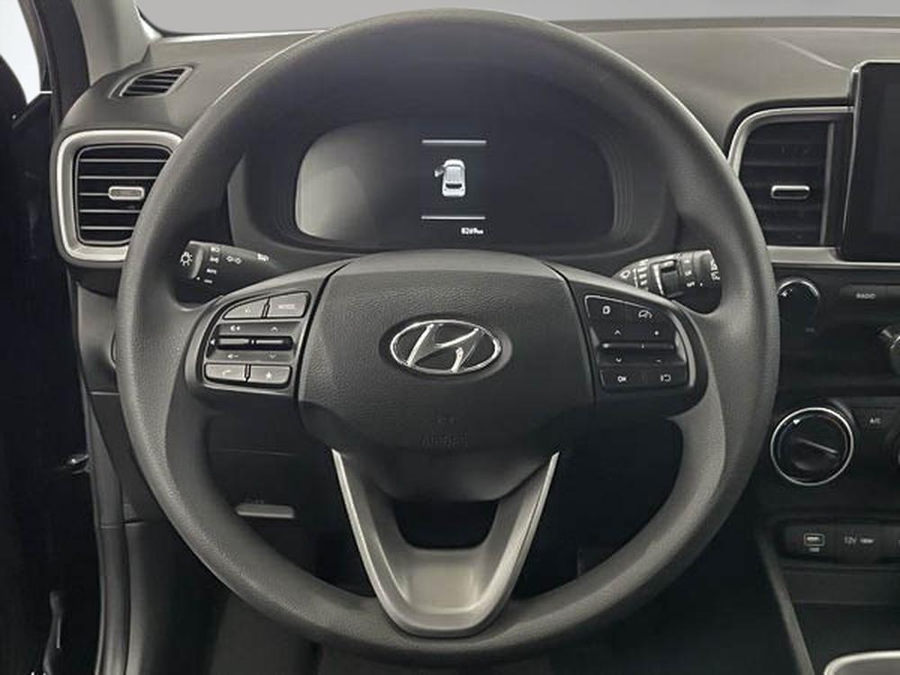 Hyundai Venue Essential 2024 d&rsquo;occasion à vendre - 13