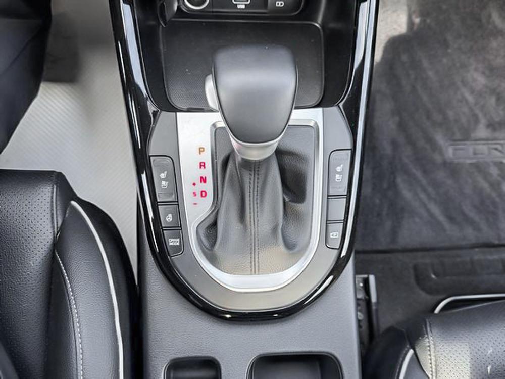 Kia Forte 2023 Gris usage à vendre Kia Forte 2023 Gris usage à vendre