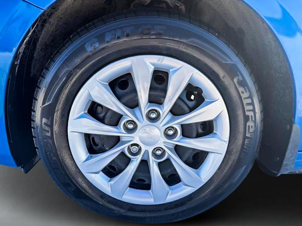 Kia Forte LX 2023 d&rsquo;occasion à vendre - 11