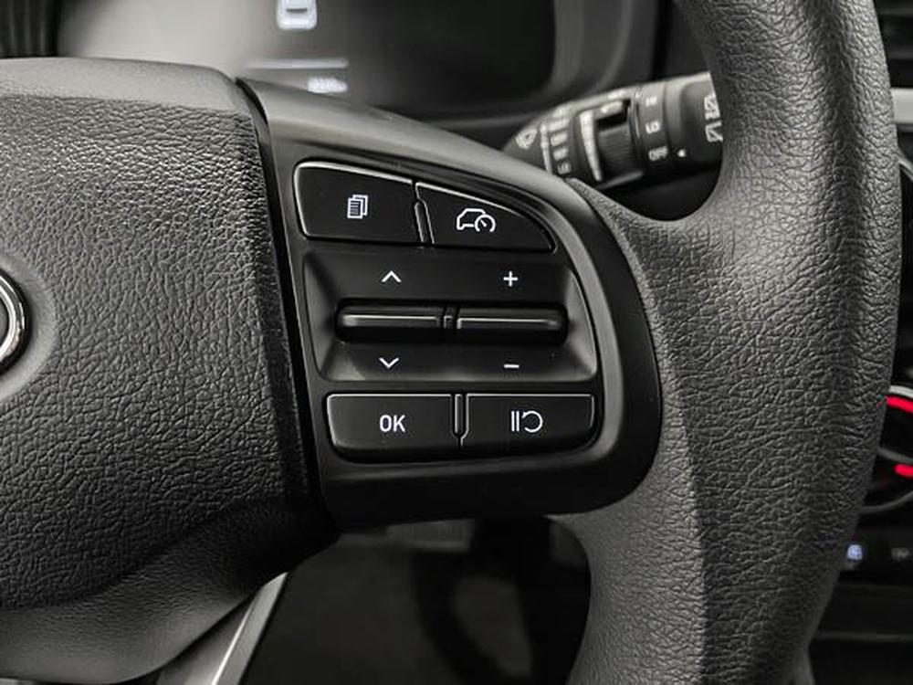 Hyundai Venue Essential 2024 d&rsquo;occasion à vendre - 16