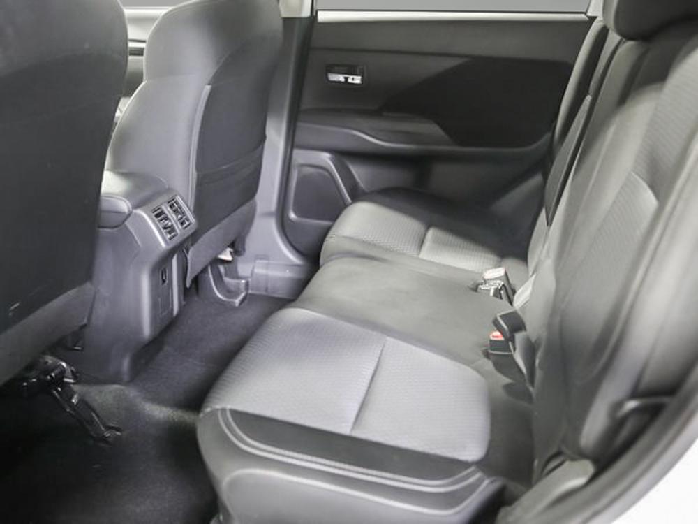 Mitsubishi Outlander ES 2019 d&rsquo;occasion à vendre - 31