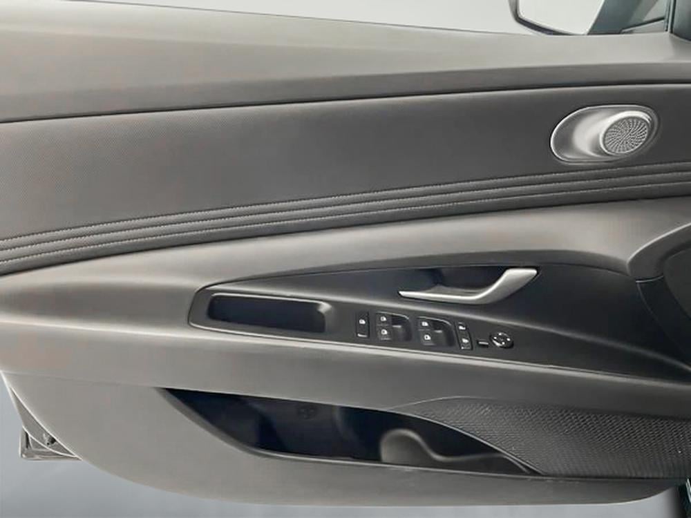 Hyundai Elantra Luxury 2024 d&rsquo;occasion à vendre - 12