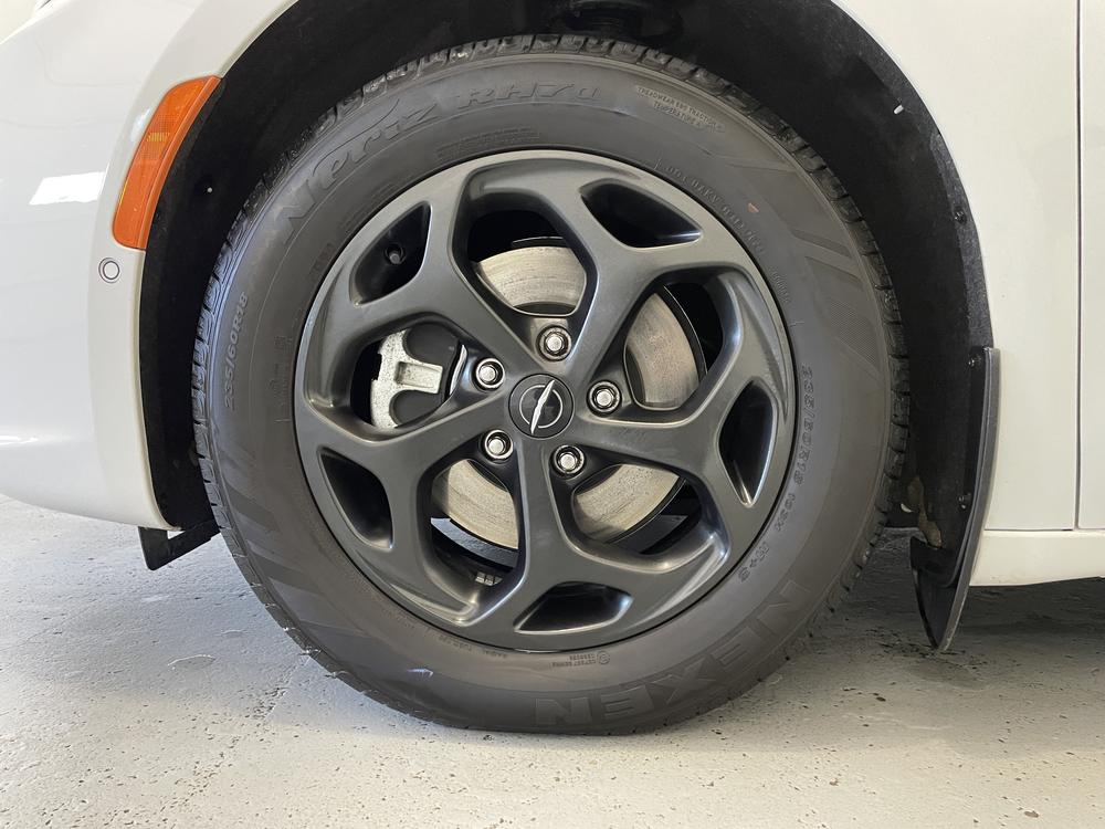 Chrysler Pacifica Hybrid Select / 7 passagers 2024 d&rsquo;occasion à vendre - 8