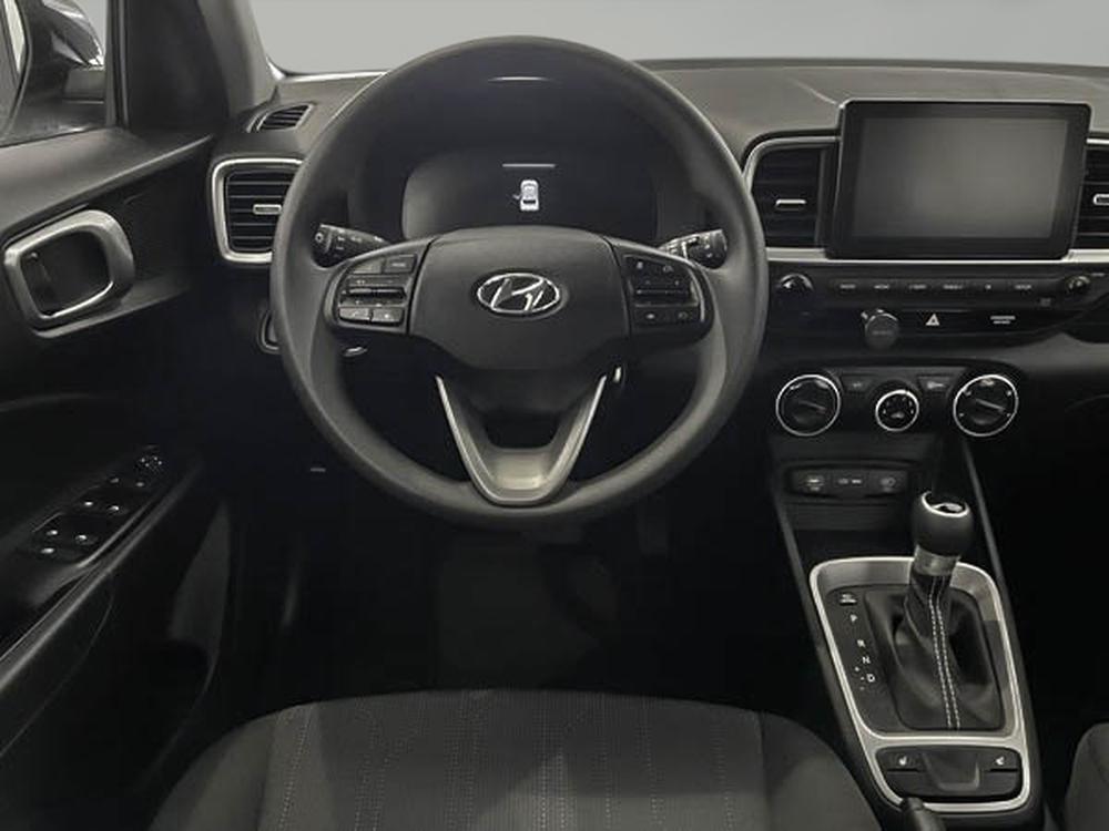 Hyundai Venue Essential 2024 d&rsquo;occasion à vendre - 9