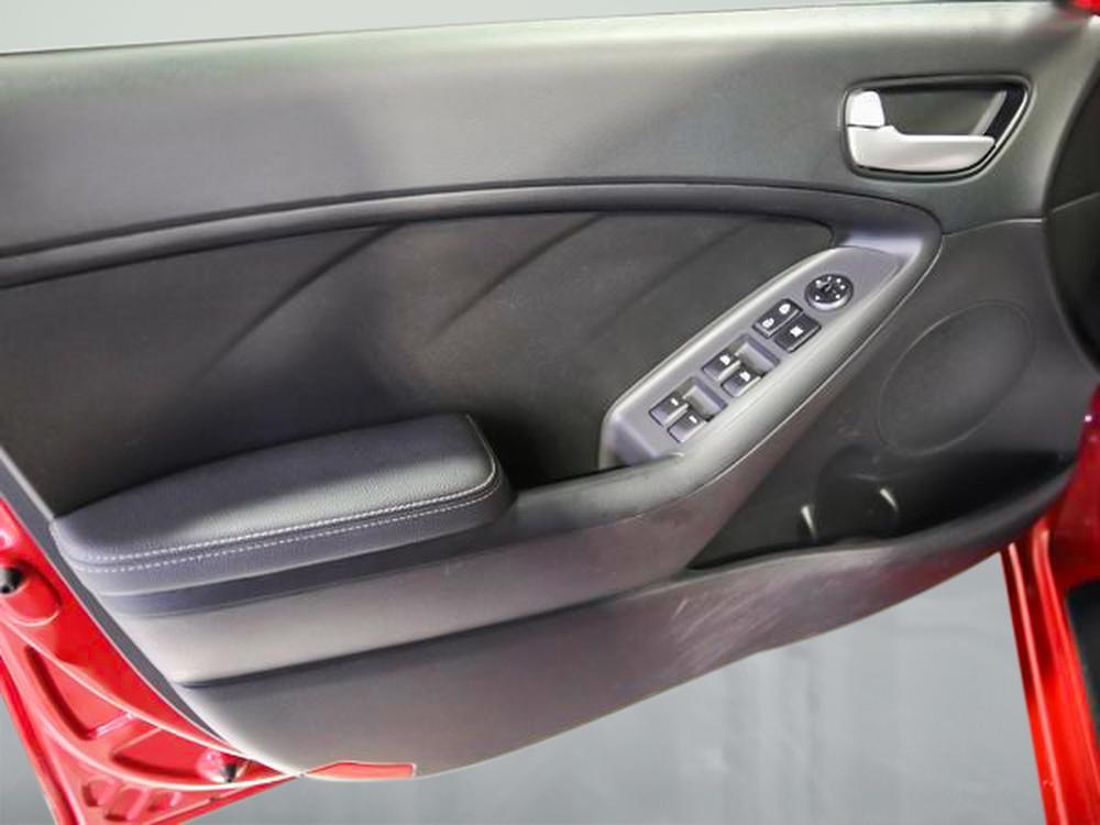 Kia Forte 2018 Rouge usage à vendre Kia Forte 2018 Rouge usage à vendre