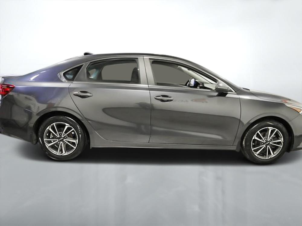 Kia Forte EX 2022 d&rsquo;occasion à vendre - 2