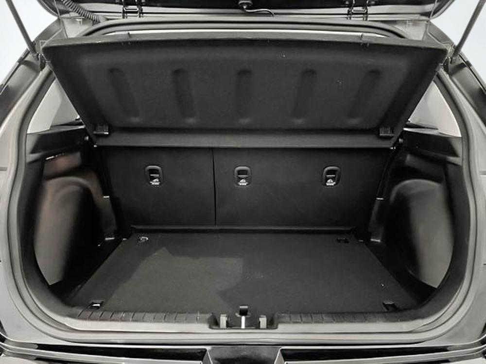 Hyundai Venue Essential 2024 d&rsquo;occasion à vendre - 27