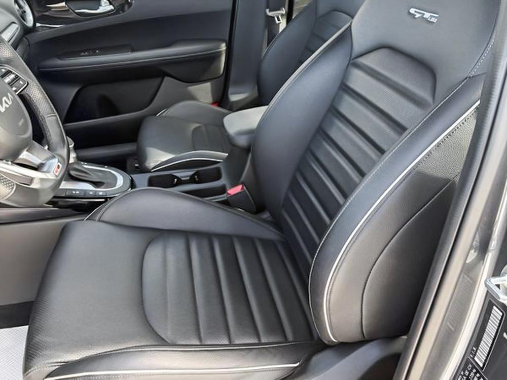 Kia Forte 2023 Gris usage à vendre Kia Forte 2023 Gris usage à vendre