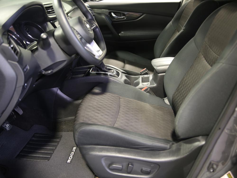 Nissan Rogue SV 2018 d&rsquo;occasion à vendre - 16