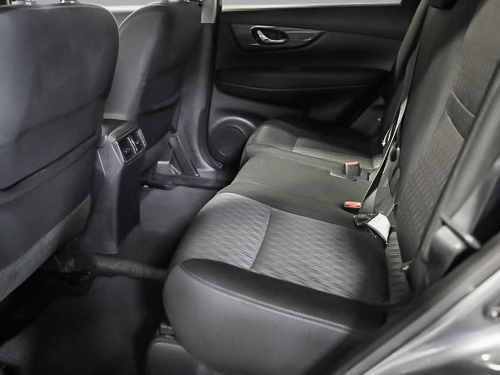 Nissan Rogue SV 2018 d&rsquo;occasion à vendre - 30