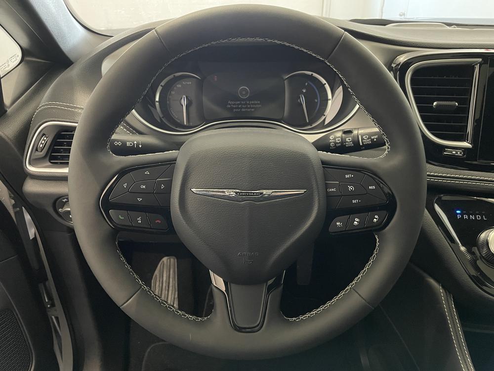 Chrysler Pacifica Hybrid Select / 7 passagers 2024 d&rsquo;occasion à vendre - 17