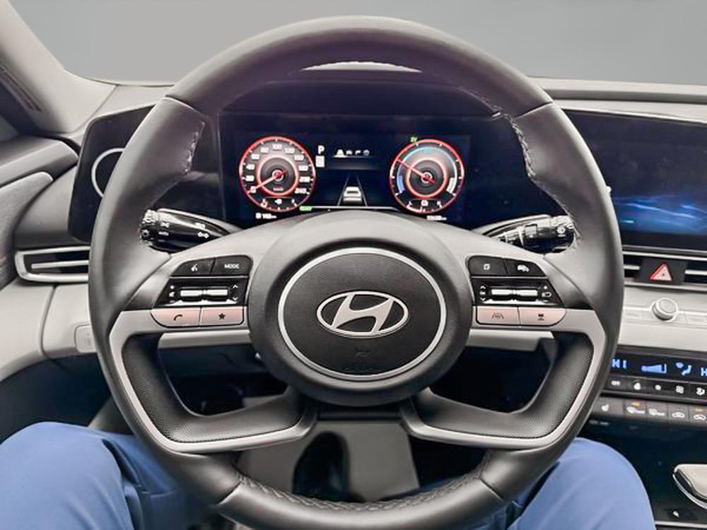 Hyundai Elantra hybride LUXURY 2025 d&rsquo;occasion à vendre - 19