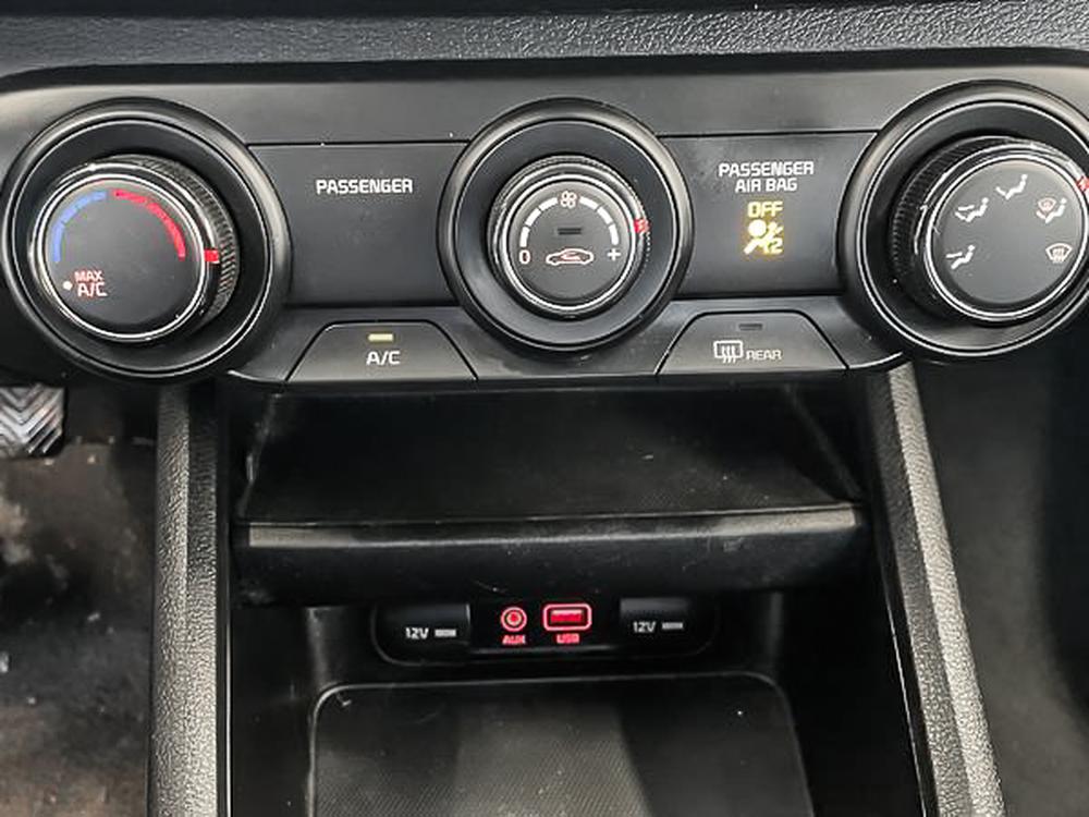 Kia Forte LX 2020 d&rsquo;occasion à vendre - 23