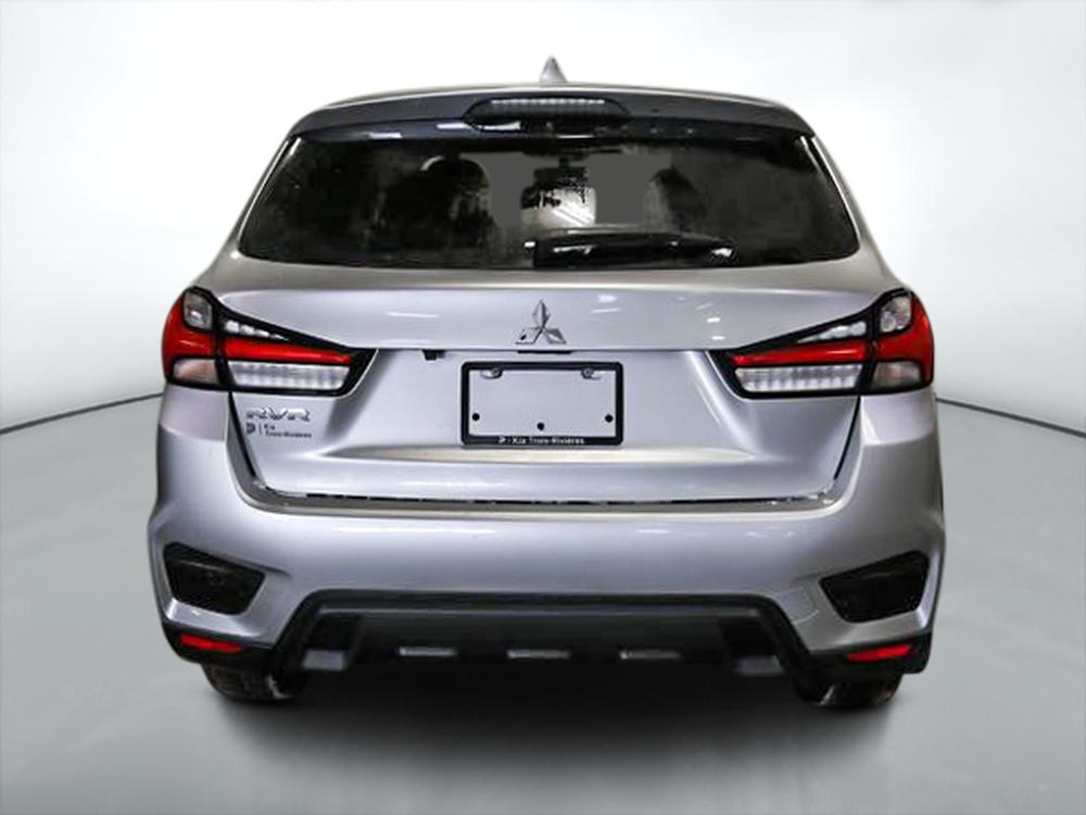 Mitsubishi RVR 2023 Gris usage à vendre Mitsubishi RVR 2023 Gris usage à vendre