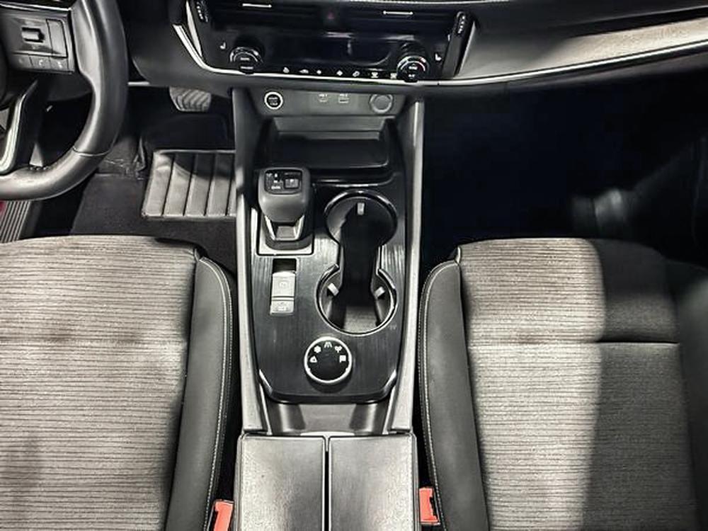 Nissan Rogue SV 2021 d&rsquo;occasion à vendre - 29