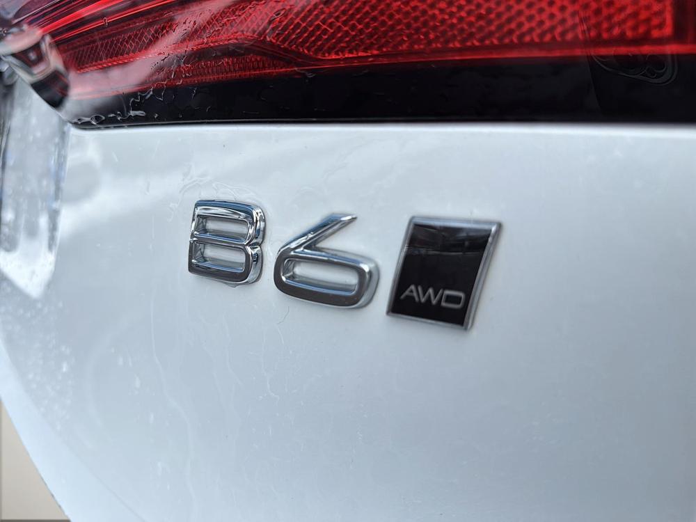 Volvo V90 Cross Country B6 PLUS AWD 2023 d&rsquo;occasion à vendre - 11