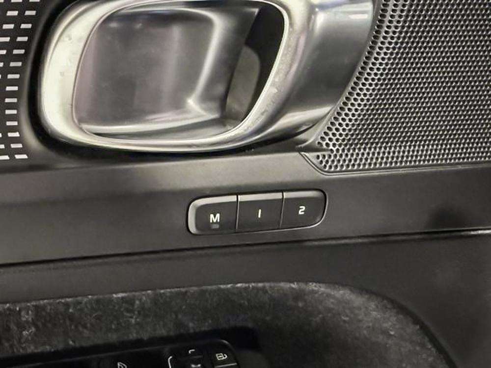 Volvo XC40 R-DESIGN 2019 d&rsquo;occasion à vendre - 19