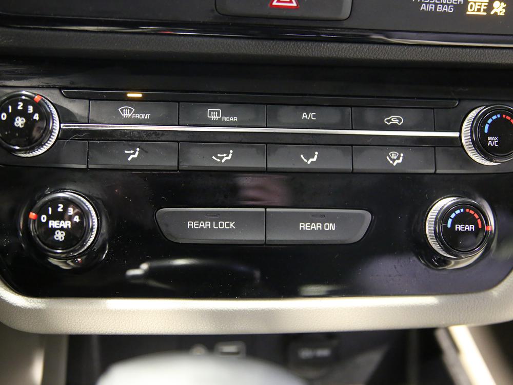 Kia Sedona LX 2020 d&rsquo;occasion à vendre - 26