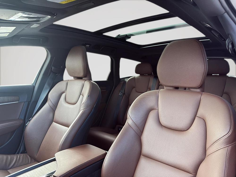 Volvo V90 Cross Country B6 PLUS AWD 2023 d&rsquo;occasion à vendre - 16