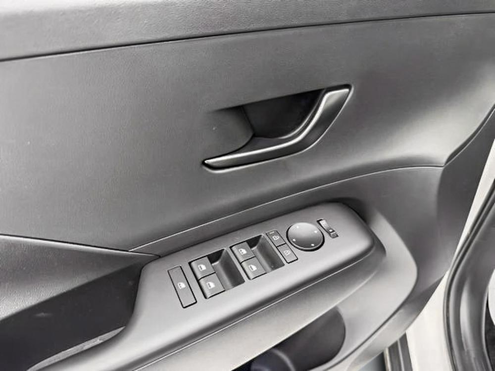 Hyundai Kona 2.0L ESSENTIAL FWD 2025 d&rsquo;occasion à vendre - 13