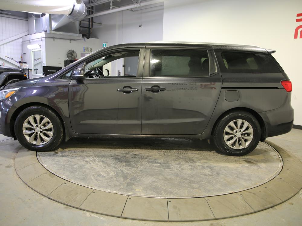 Kia Sedona LX 2020 d&rsquo;occasion à vendre - 7