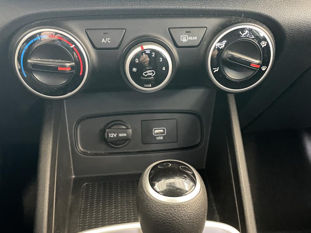 Hyundai Venue ESSENTIAL 2020 d&rsquo;occasion à vendre - 27