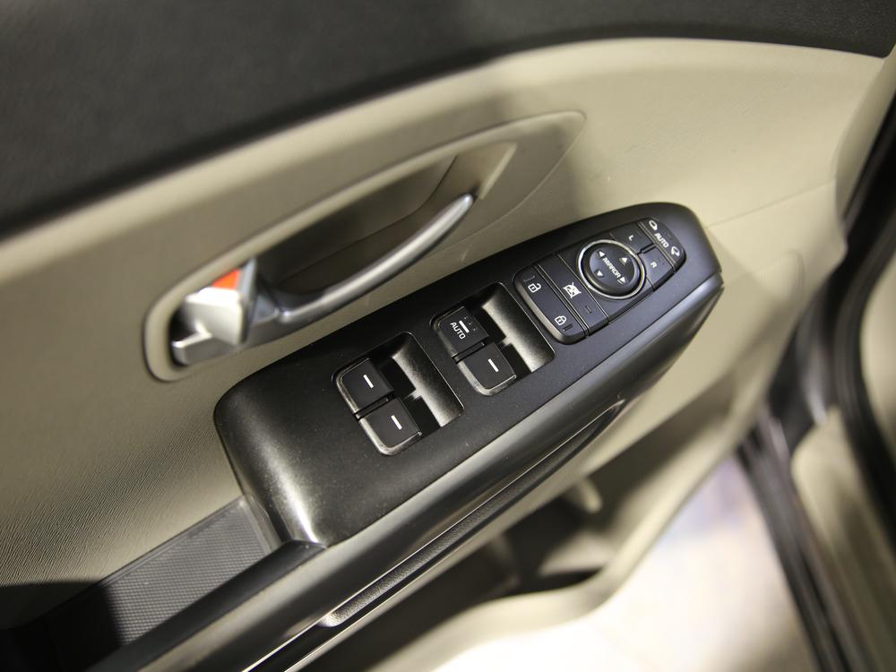 Kia Sedona LX 2020 d&rsquo;occasion à vendre - 14