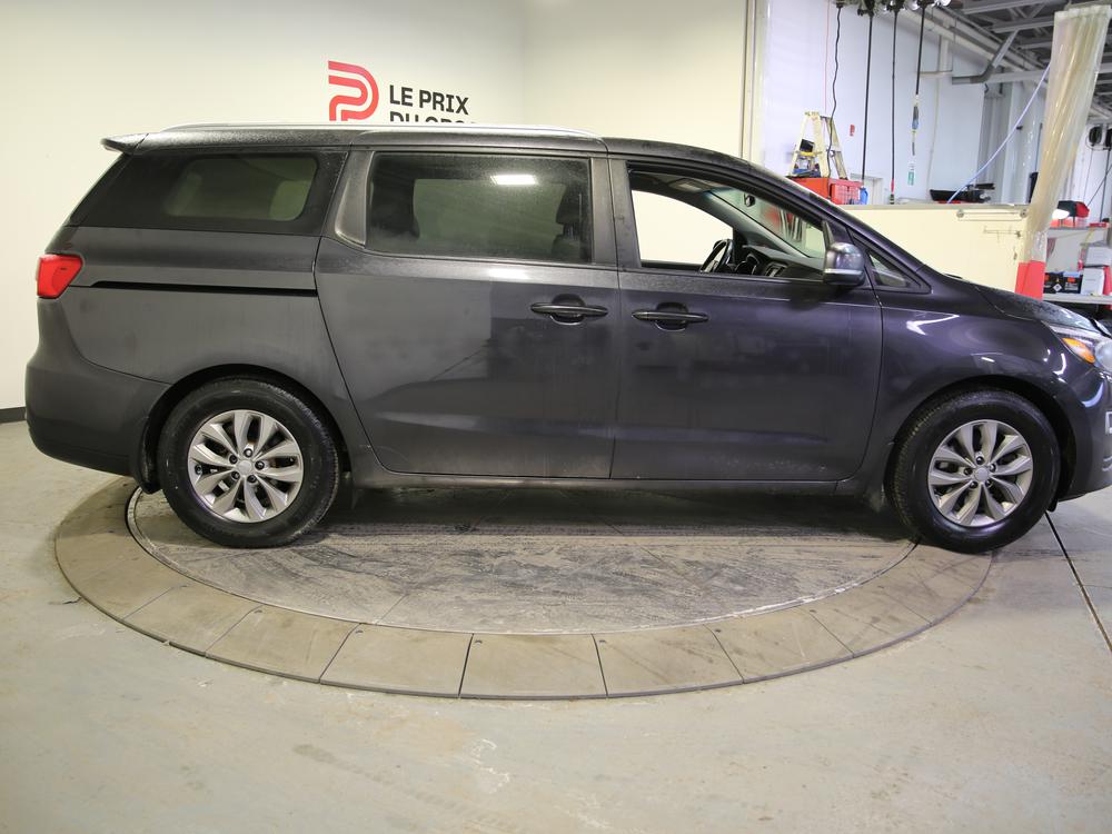 Kia Sedona LX 2020 d&rsquo;occasion à vendre - 2