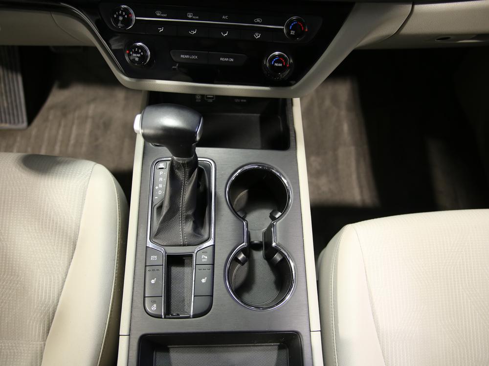 Kia Sedona LX 2020 d&rsquo;occasion à vendre - 28