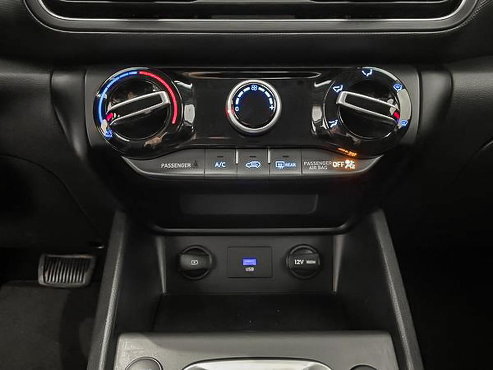 Hyundai Kona Essential AWD 2022 d&rsquo;occasion à vendre - 23