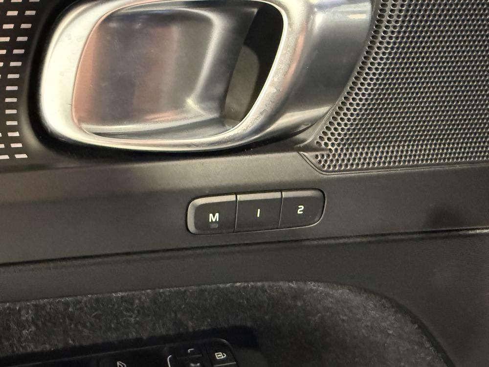 Volvo XC40 R-DESIGN 2019 d&rsquo;occasion à vendre - 19